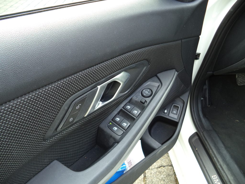 BMW 218 330e xDrive, Plug-in-Hybrid Benzin/Elektro, Occasion / Gebraucht, Automatik - 7