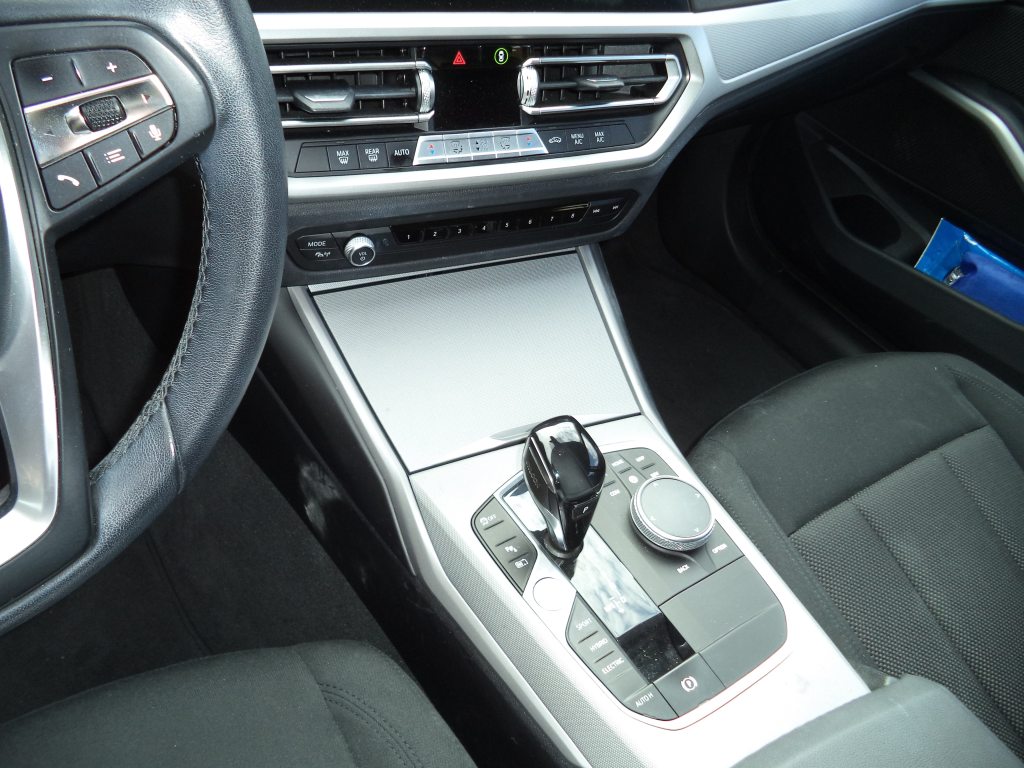 BMW 218 330e xDrive, Plug-in-Hybrid Benzin/Elektro, Occasion / Gebraucht, Automatik - 6