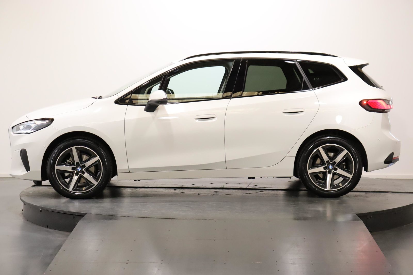 BMW 218d paddles Active Tourer, Diesel, Occasioni / Usate, Automatico - 2