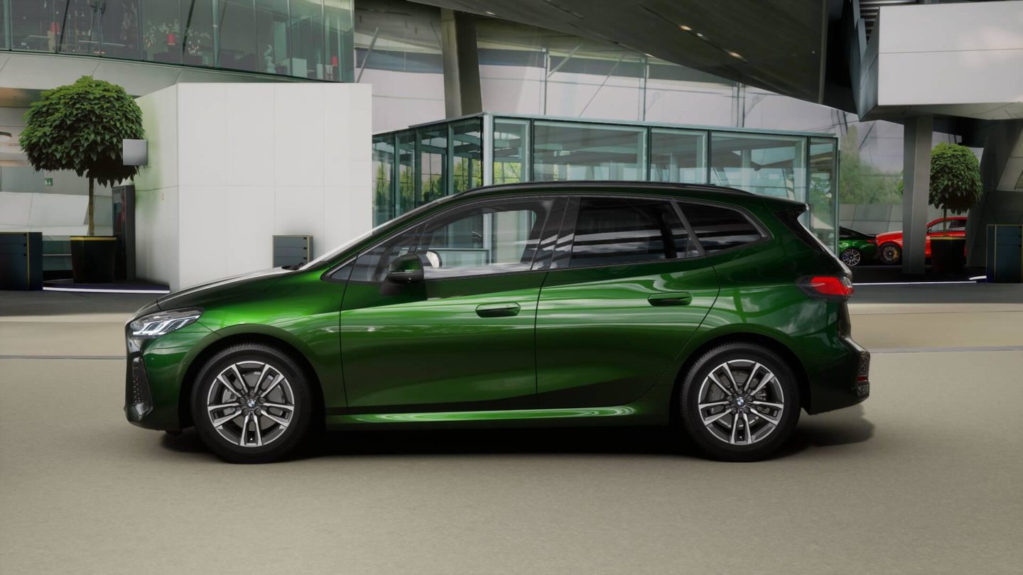 BMW 220i Active Tourer, Mild-Hybrid Petrol/Electric, New car, Automatic - 4