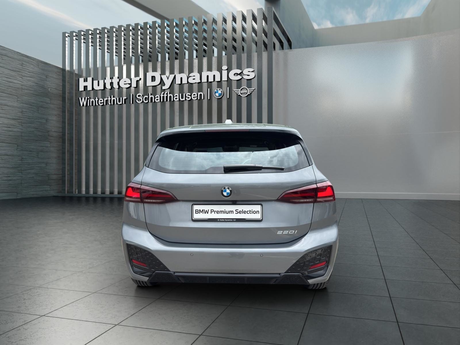 BMW 220i Active Tourer M Sport, Hybride Léger Essence/Électricité, Occasion / Utilisé, Automatique - 6