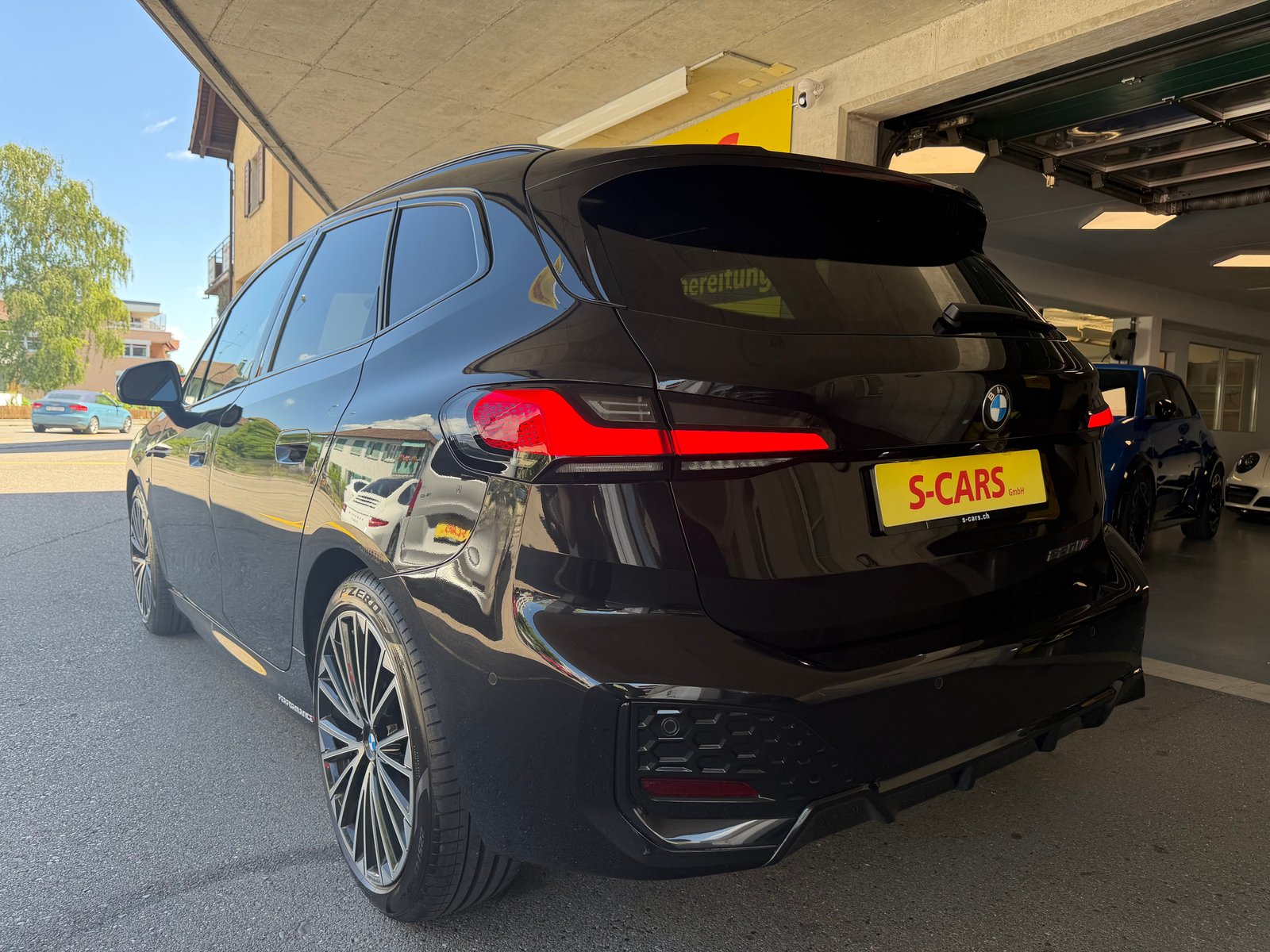 BMW 220i Active Tourer M Sport DKG, Mild-Hybrid Petrol/Electric, Second hand / Used, Automatic - 3