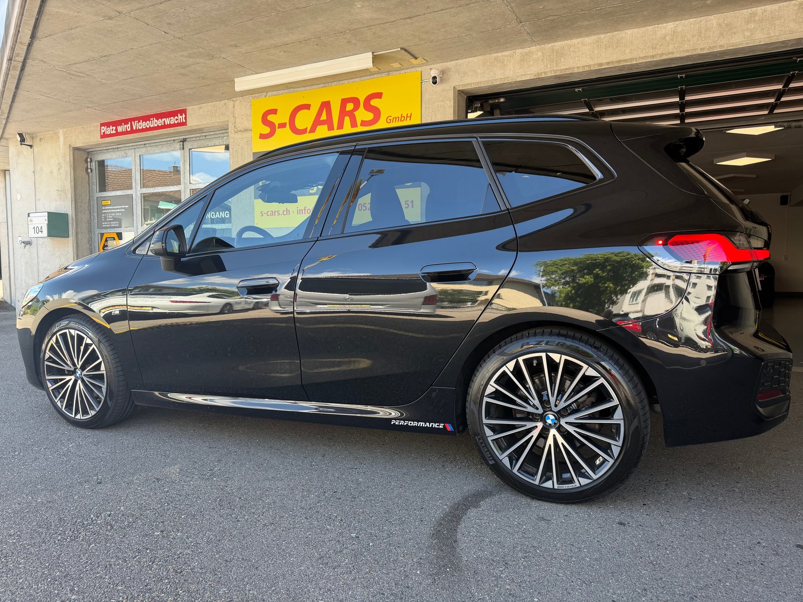 BMW 220i Active Tourer M Sport DKG, Mild-Hybrid Petrol/Electric, Second hand / Used, Automatic - 5