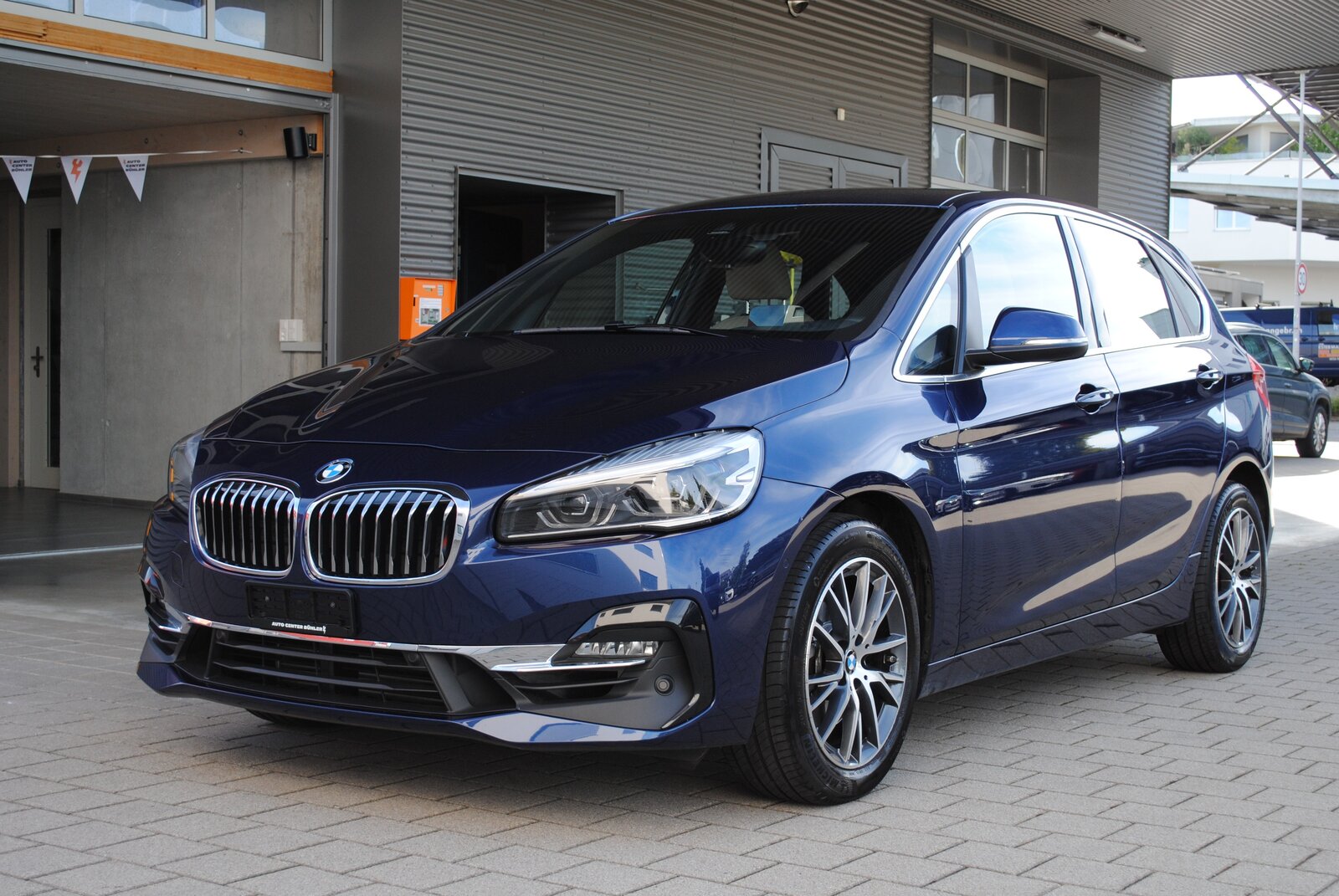 BMW 220i Active Tourer Luxury Line DKG