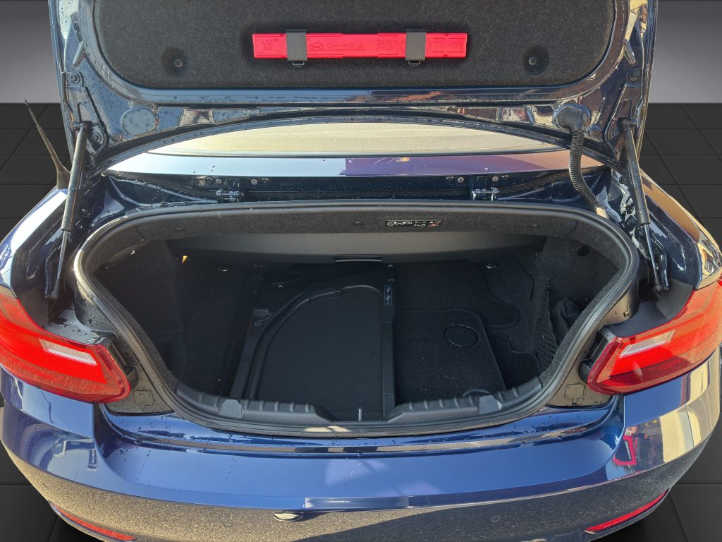 BMW 220i Cabrio, Petrol, Second hand / Used, Automatic - 6