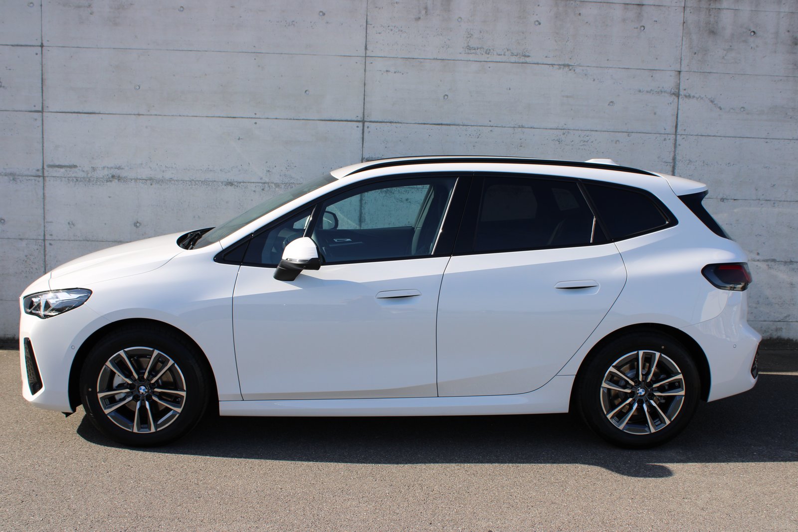 BMW 220i Act. Tour. M Sport, Mild-Hybrid Benzin/Elektro, Neuwagen, Automatik - 3