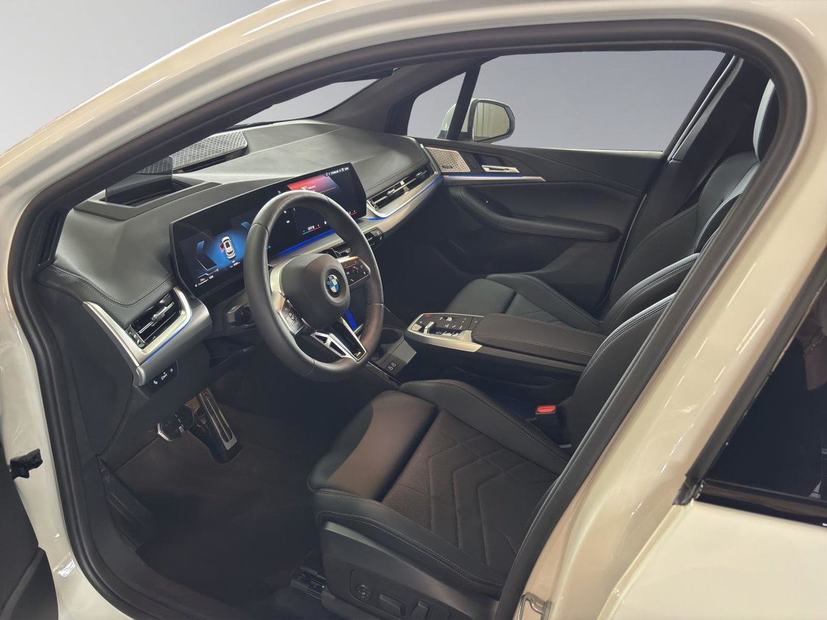 BMW 223 Active Tourer 223i SDKG Active Tourer, Mild-Hybrid Benzin/Elektro, Occasion / Gebraucht, Automat - 4