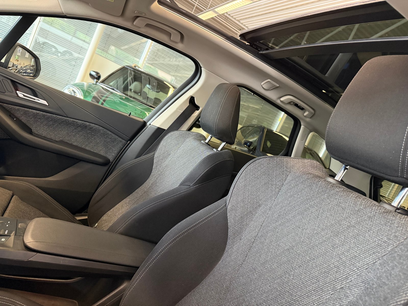 BMW 223d Active Tourer DKG | CH Swiss | Panorama | Head Up | AHK, Hybride Léger Diesel/Électricité, Occasion / Utilisé, Automatique - 7