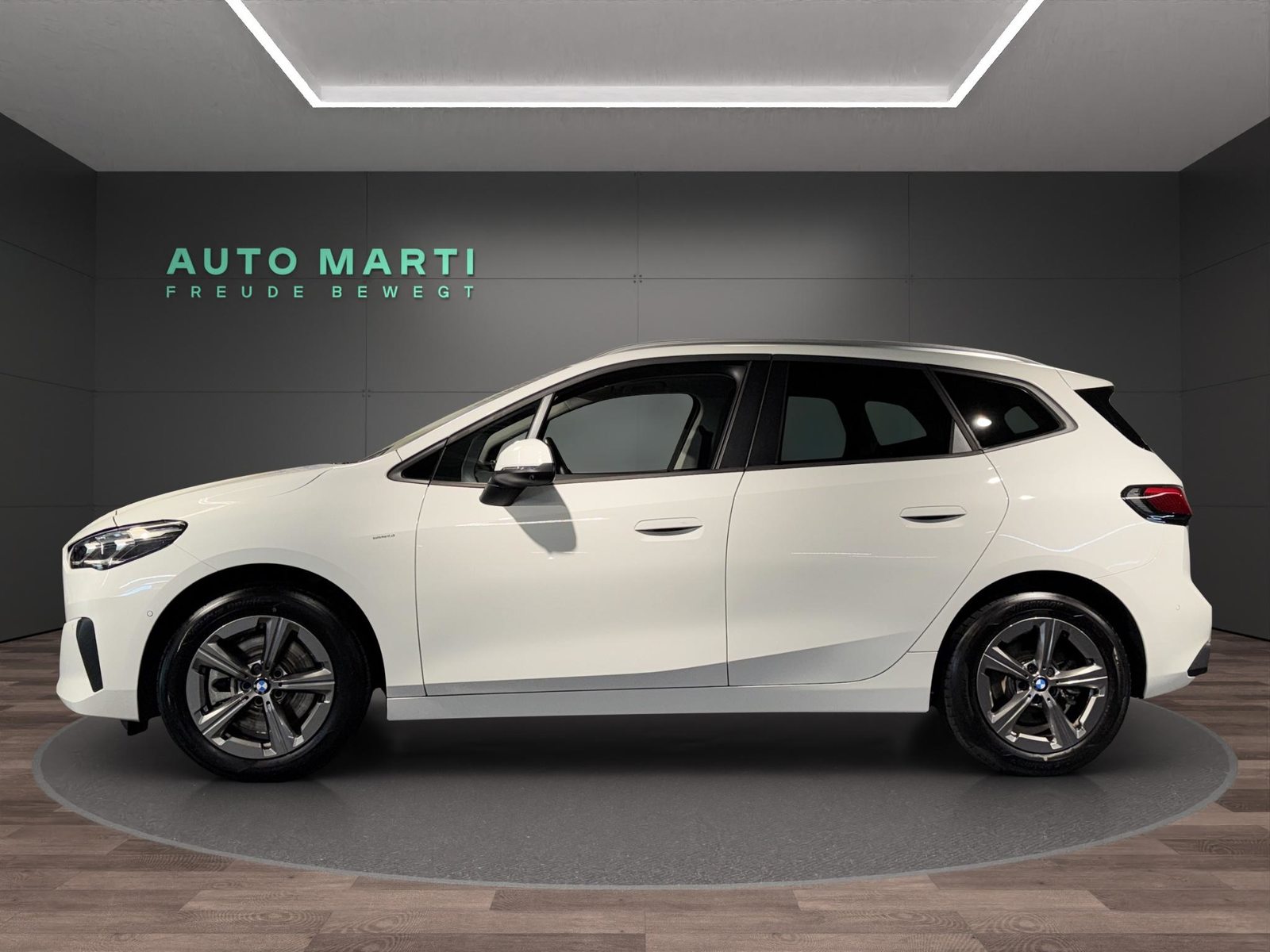 BMW 223d xDrive Active Tourer, Mild-Hybrid Diesel/Elektro, Occasion / Gebraucht, Automatik - 2