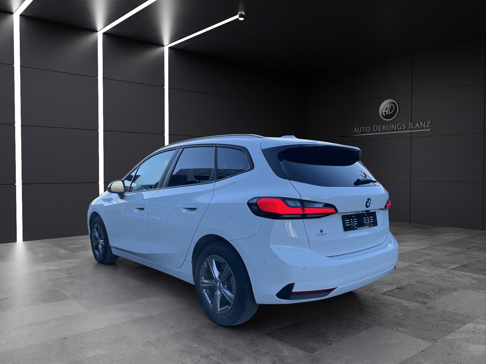 BMW 223d Active Tourer, Mild-Hybrid Diesel/Elektro, Occasion / Gebraucht, Automatik - 3