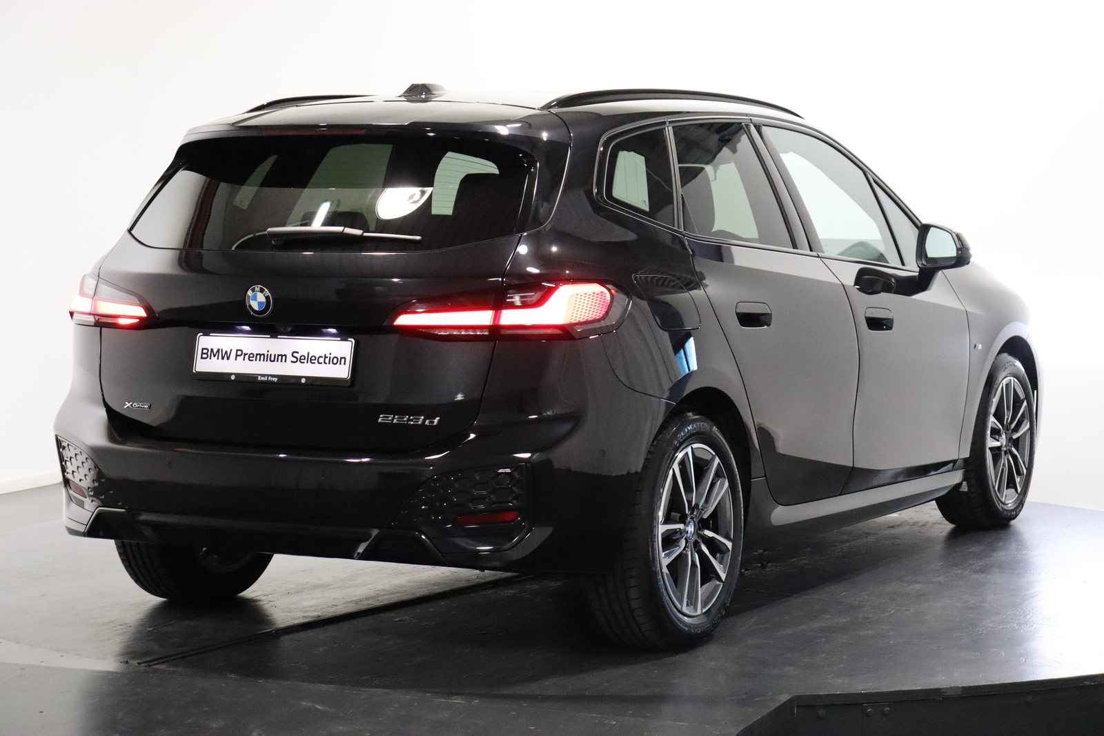 BMW 223d xDrive paddles Active Tourer, Mild-Hybrid Diesel/Electric, Second hand / Used, Automatic - 3