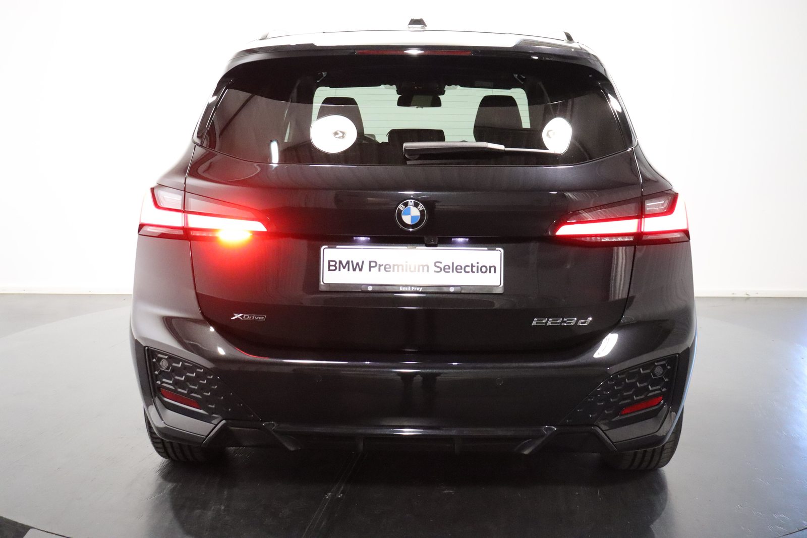 BMW 223d xDrive paddles Active Tourer, Mild-Hybrid Diesel/Electric, Second hand / Used, Automatic - 4
