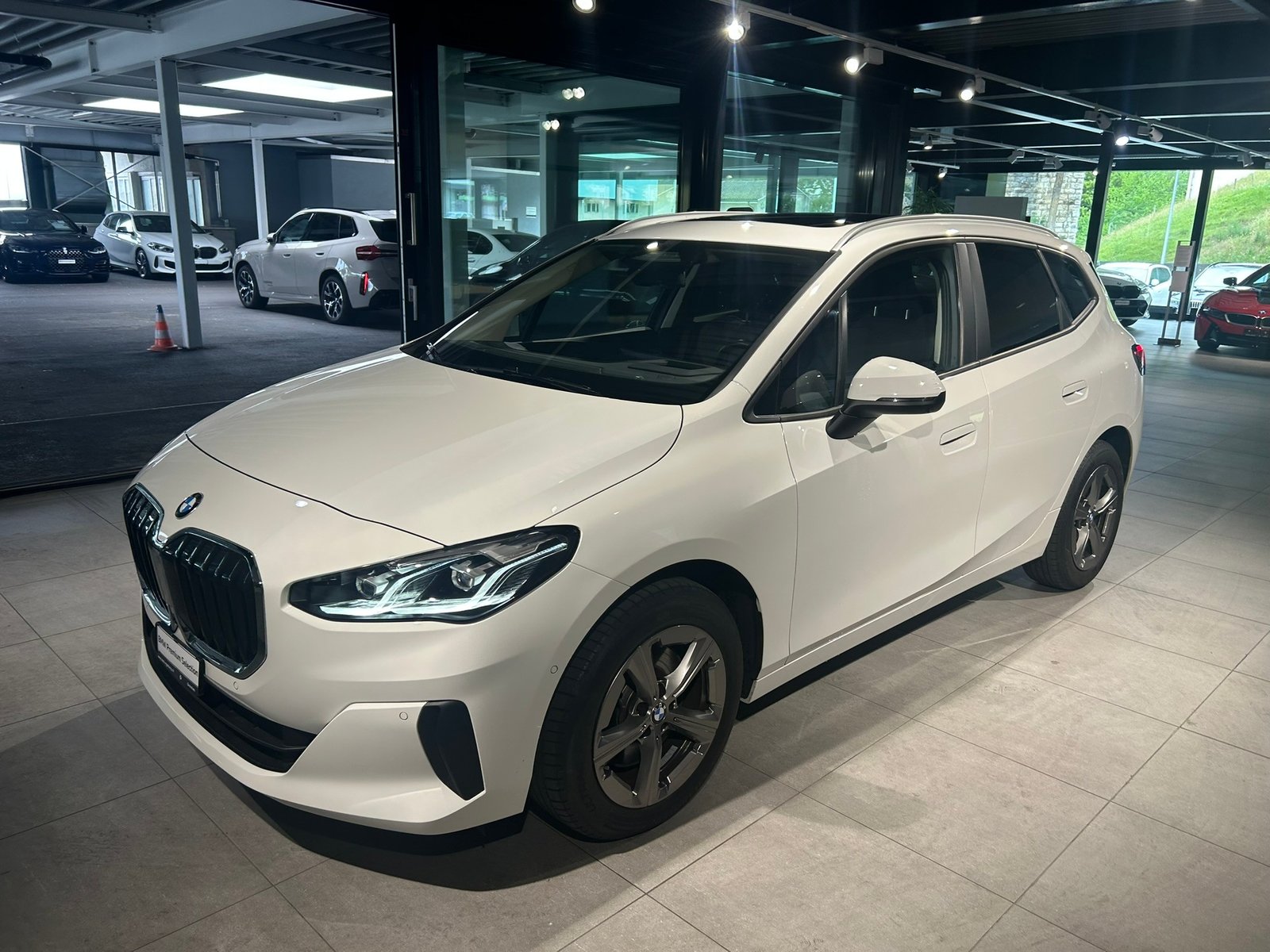 BMW 223d Active Tourer DKG, Mild-Hybrid Diesel/Elektro, Occasion / Gebraucht, Automatik - 2