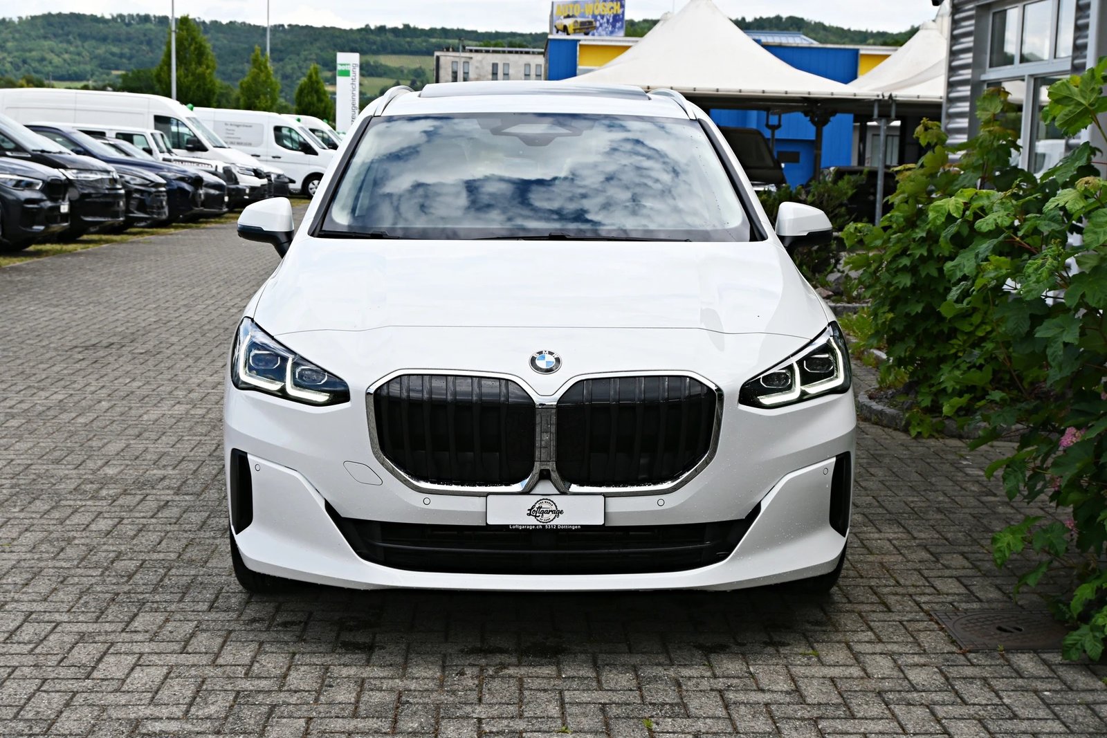 BMW 223d Active Tourer DKG 4X4 (CH Auto) + AHK 1500kg, Mild-Hybrid Diesel/Electric, Second hand / Used, Automatic - 3
