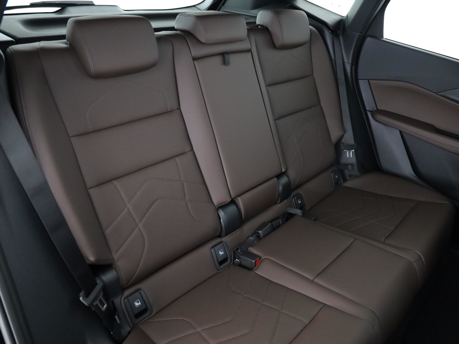 BMW 225e xDrive Active Tourer, Plug-in-Hybrid Petrol/Electric, New car, Automatic - 6