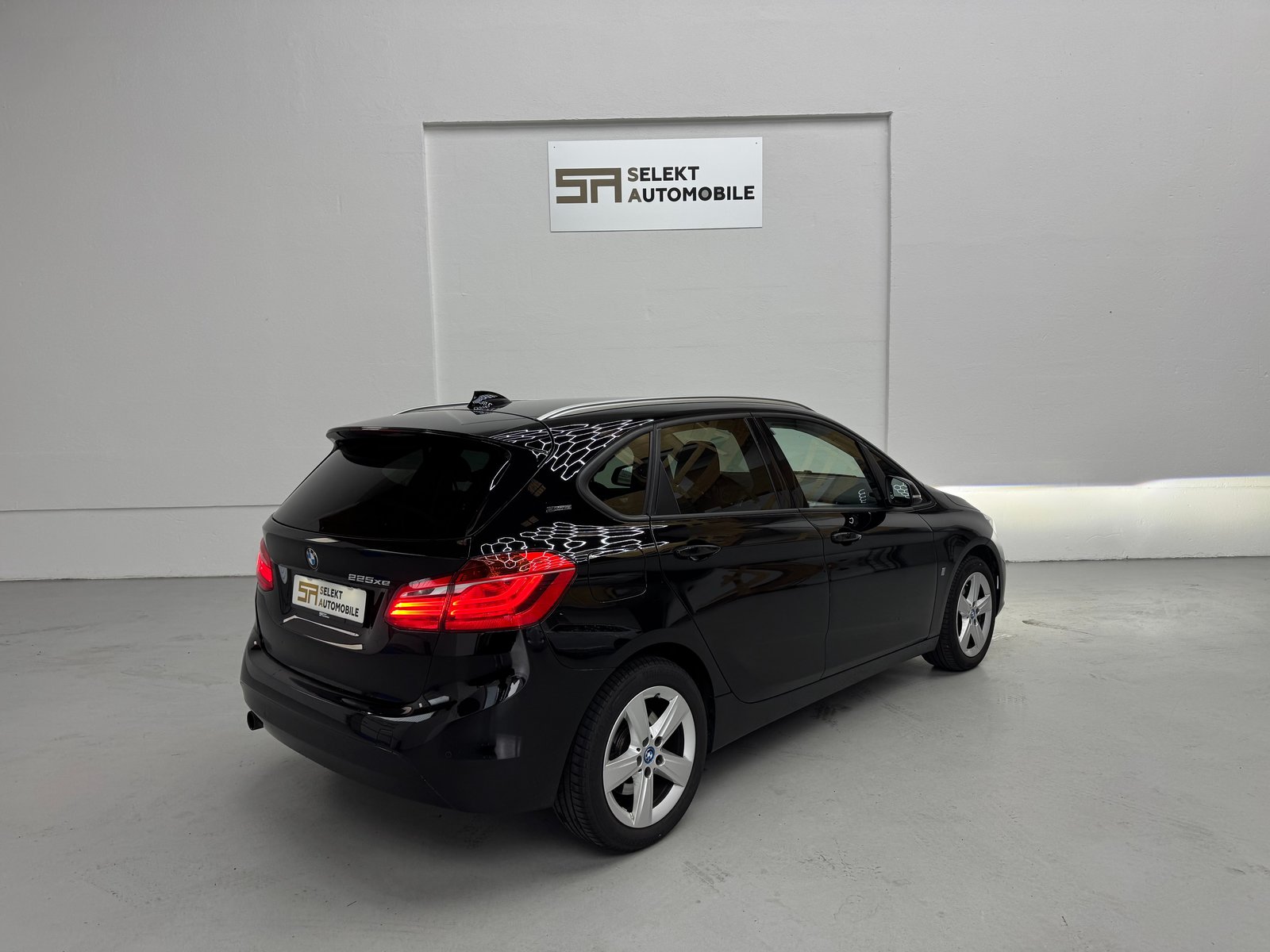 BMW 225xe iPerformance Active Tourer Steptronic, Plug-in-Hybrid Benzin/Elektro, Occasion / Gebraucht, Automatik - 6