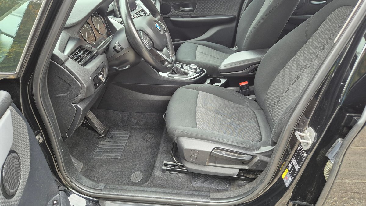 BMW 225xe iPerformance Active Tourer Steptronic, Plug-in-Hybrid Benzin/Elektro, Occasion / Gebraucht, Automatik - 7