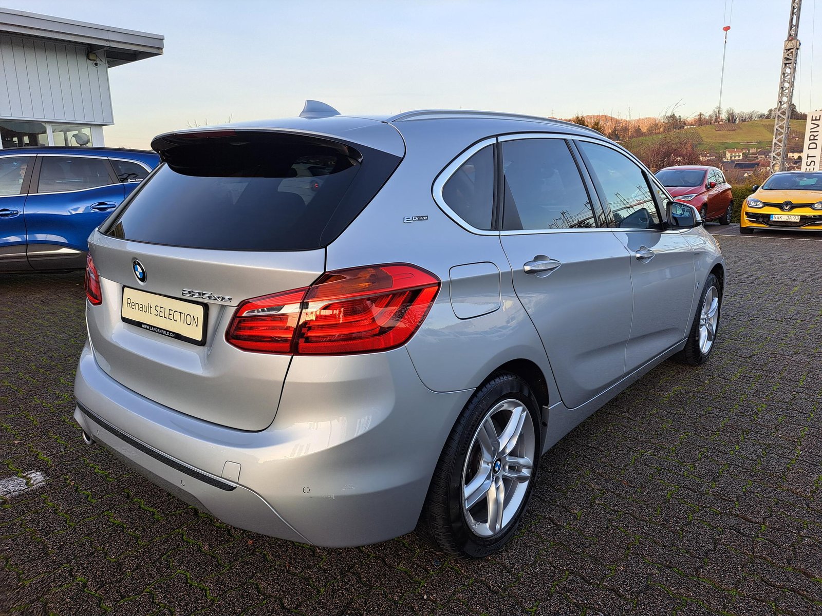 BMW 225xe Active Tourer, Plug-in-Hybrid Benzin/Elektro, Occasion / Gebraucht, Automat - 4