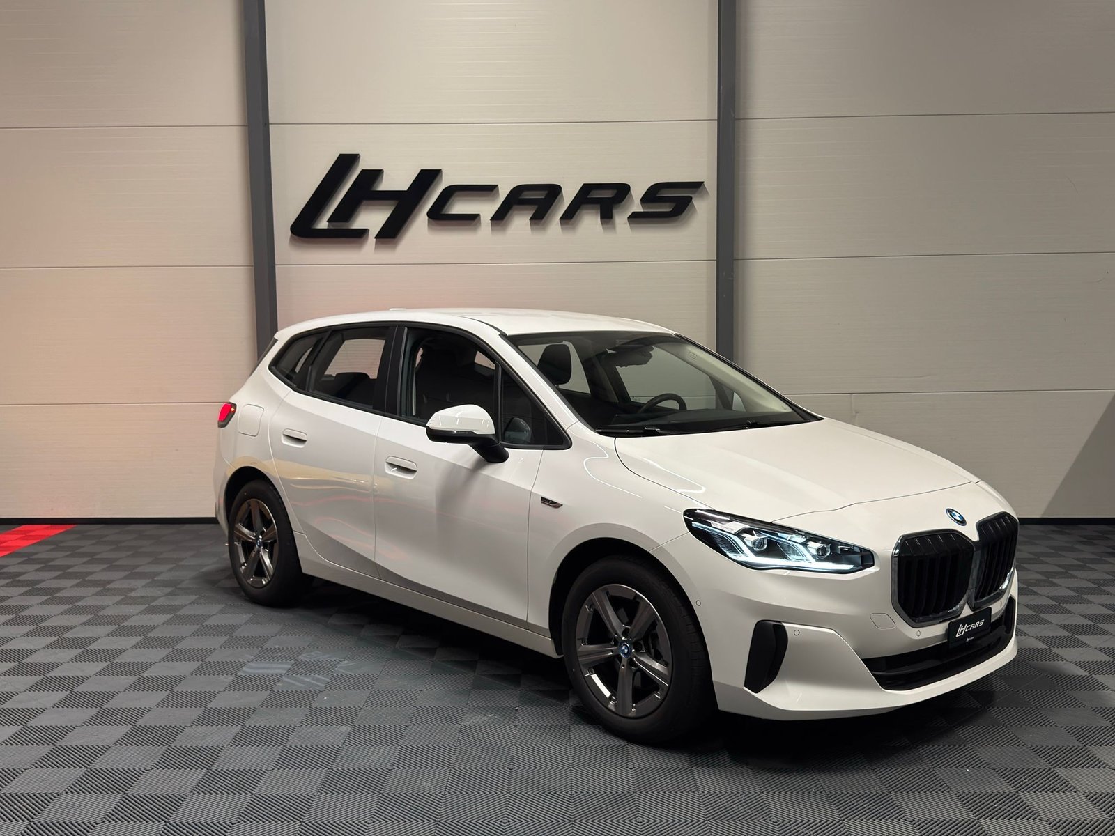BMW 225e Active Tourer, Plug-in-Hybrid Benzin/Elektro, Occasion / Gebraucht, Automatik - 6