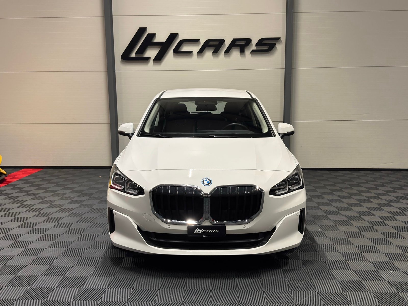 BMW 225e Active Tourer, Plug-in-Hybrid Benzin/Elektro, Occasion / Gebraucht, Automatik - 7