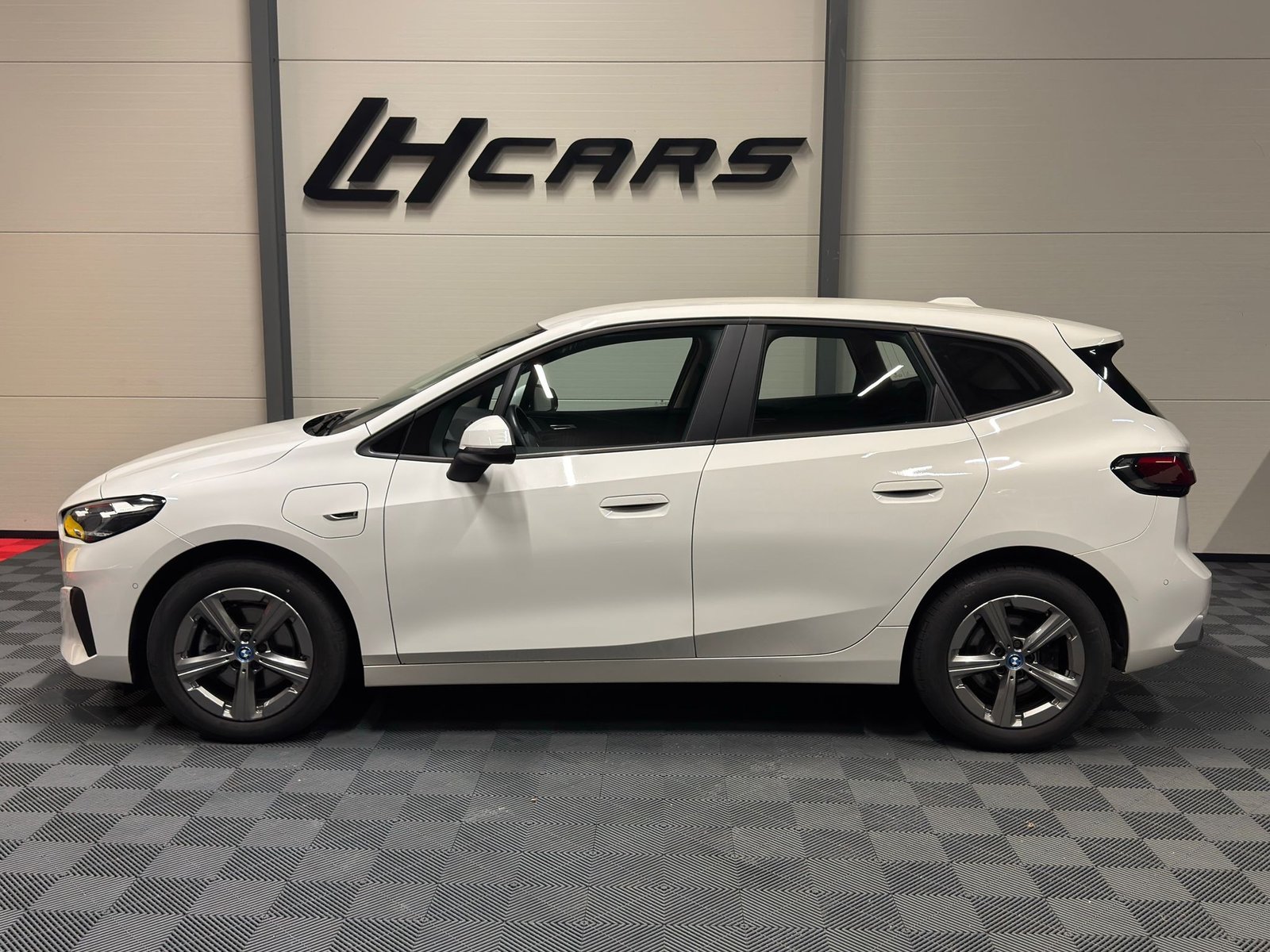 BMW 225e Active Tourer, Plug-in-Hybrid Petrol/Electric, Second hand / Used, Automatic - 2