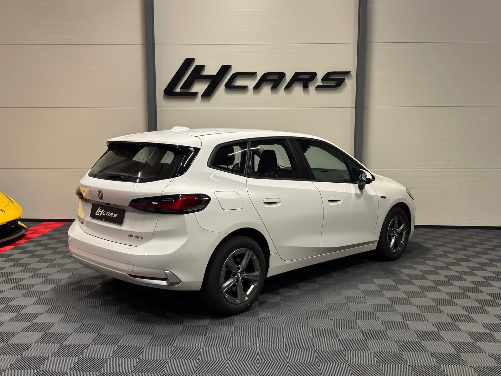 BMW 225e Active Tourer, Plug-in-Hybrid Petrol/Electric, Second hand / Used, Automatic - 4