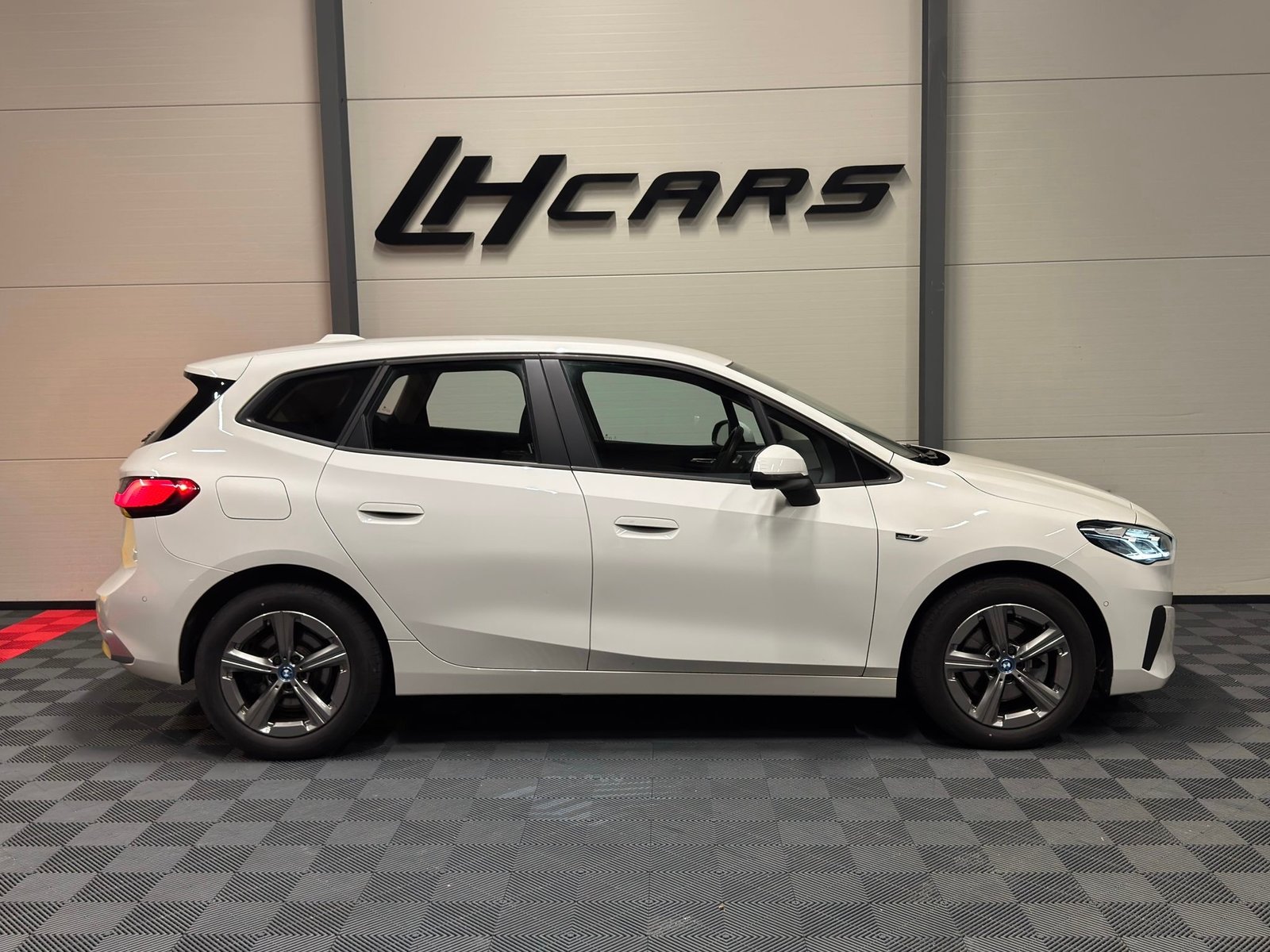 BMW 225e Active Tourer, Plug-in-Hybrid Petrol/Electric, Second hand / Used, Automatic - 5