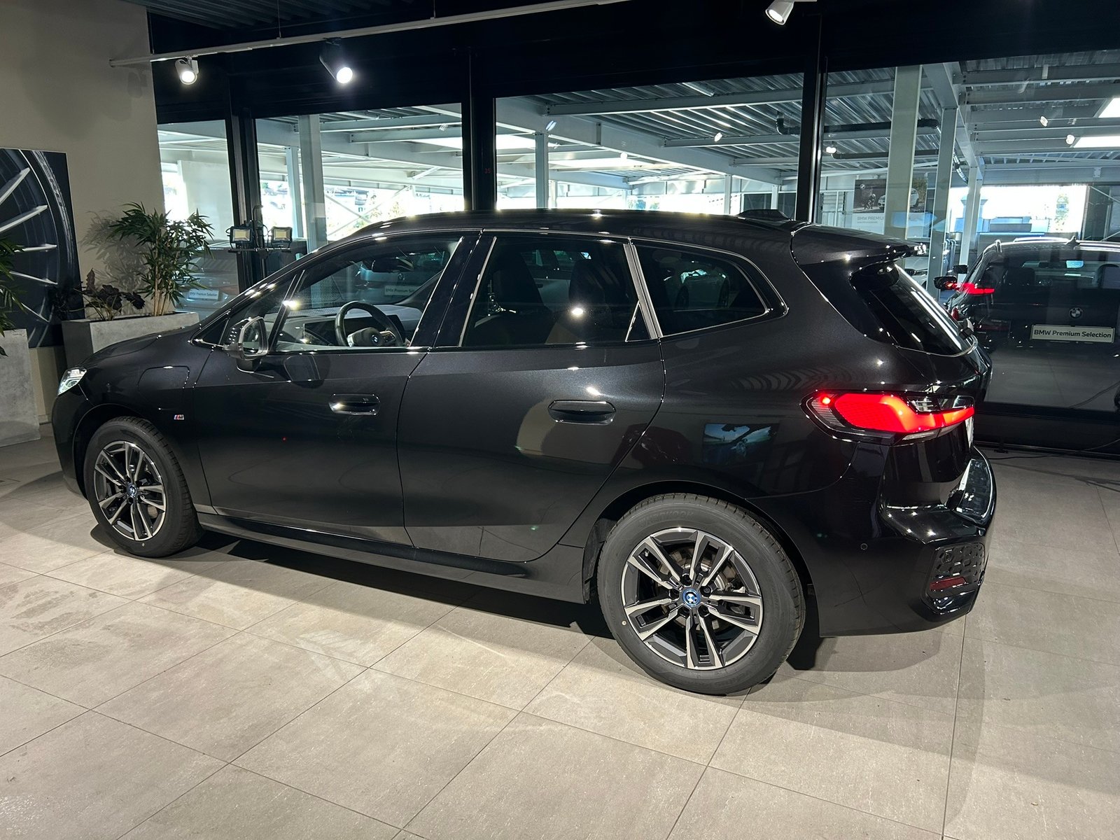 BMW 225e Active Tourer M Sport, Plug-in-Hybrid Benzin/Elektro, Occasion / Gebraucht, Automatik - 7
