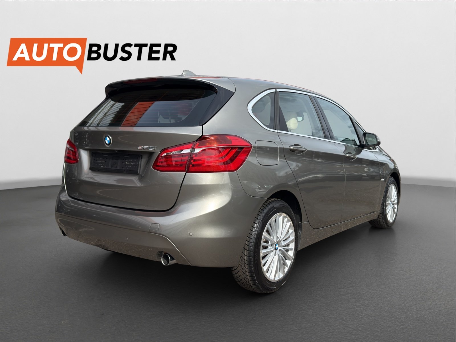 BMW 225i Active Tourer Steptronic, Benzin, Occasion / Gebraucht, Automatik - 6