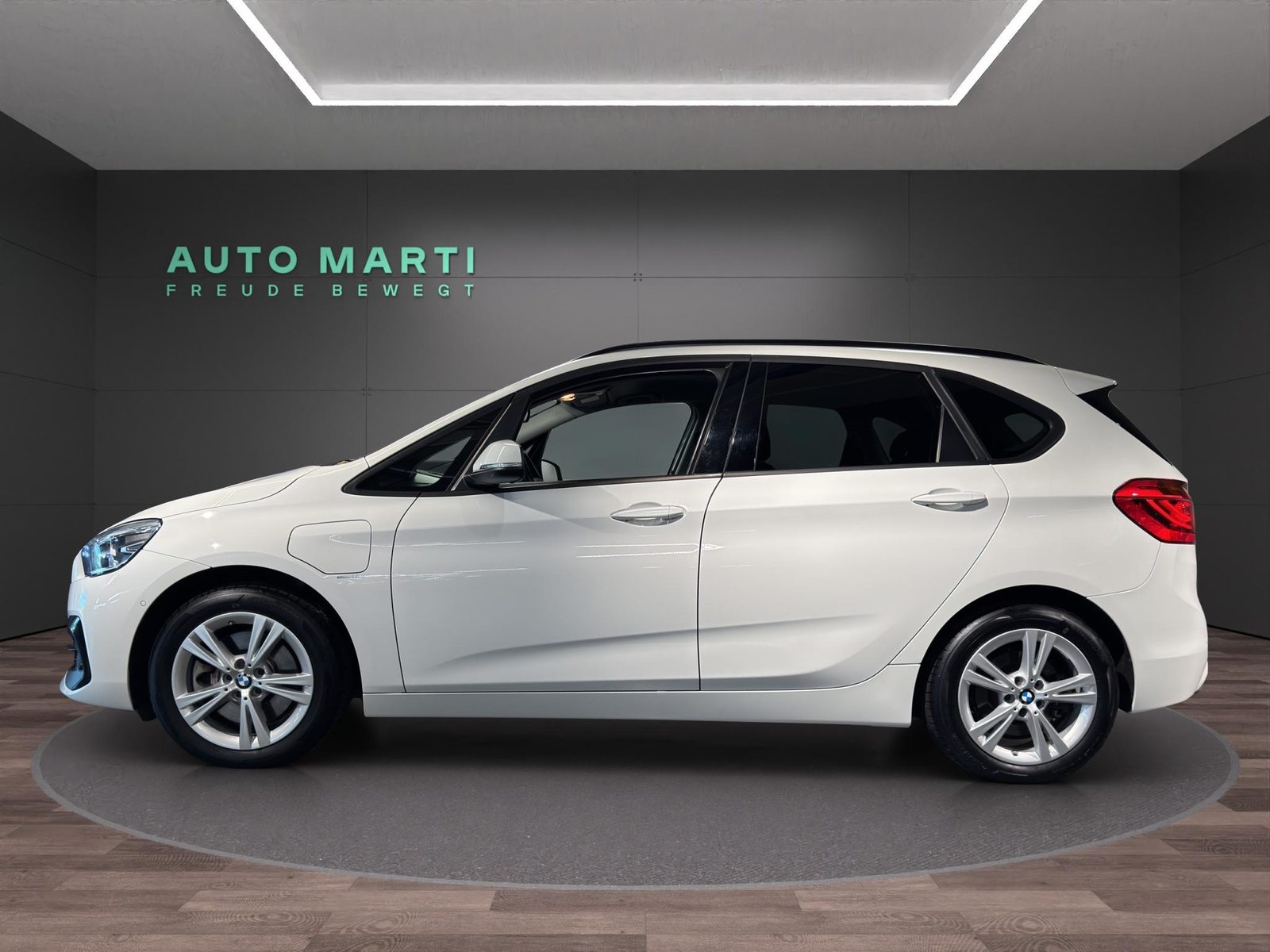 BMW 225xe Active Tourer, Plug-in-Hybrid Petrol/Electric, Second hand / Used, Automatic - 3