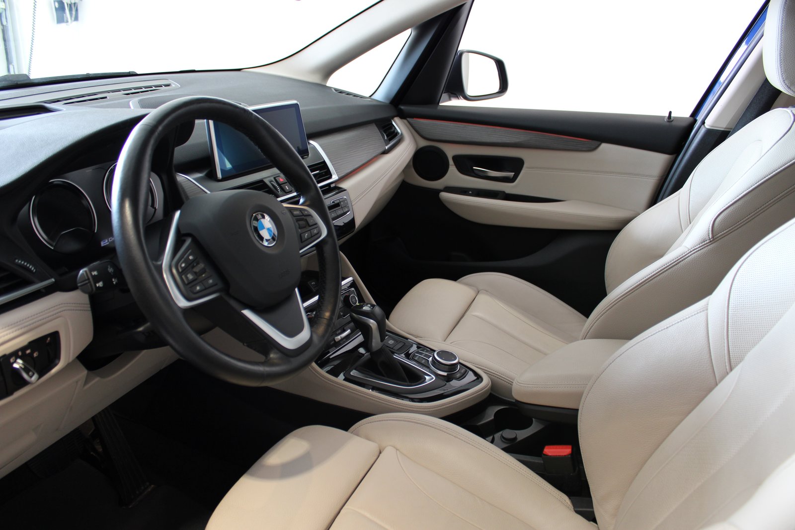 BMW 225xe ActiveTourer Luxury, Hybride Rechargeable Essence/Électricité, Occasion / Utilisé, Automatique - 6