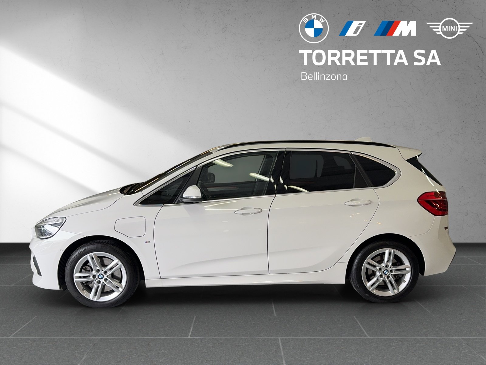 BMW 225xe iPerformance Active Tourer M Sport Steptronic, Plug-in-Hybrid Benzin/Elektro, Occasion / Gebraucht, Automatik - 2