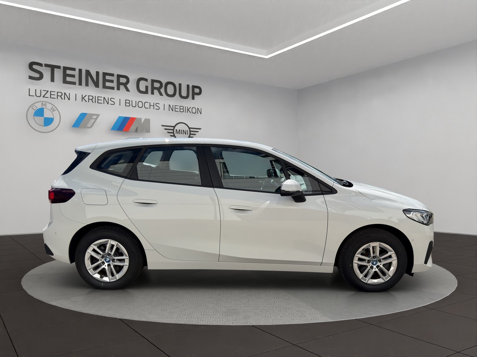 BMW 225e Active Tourer, Hybride Rechargeable Essence/Électricité, Occasion / Utilisé, Automatique - 5