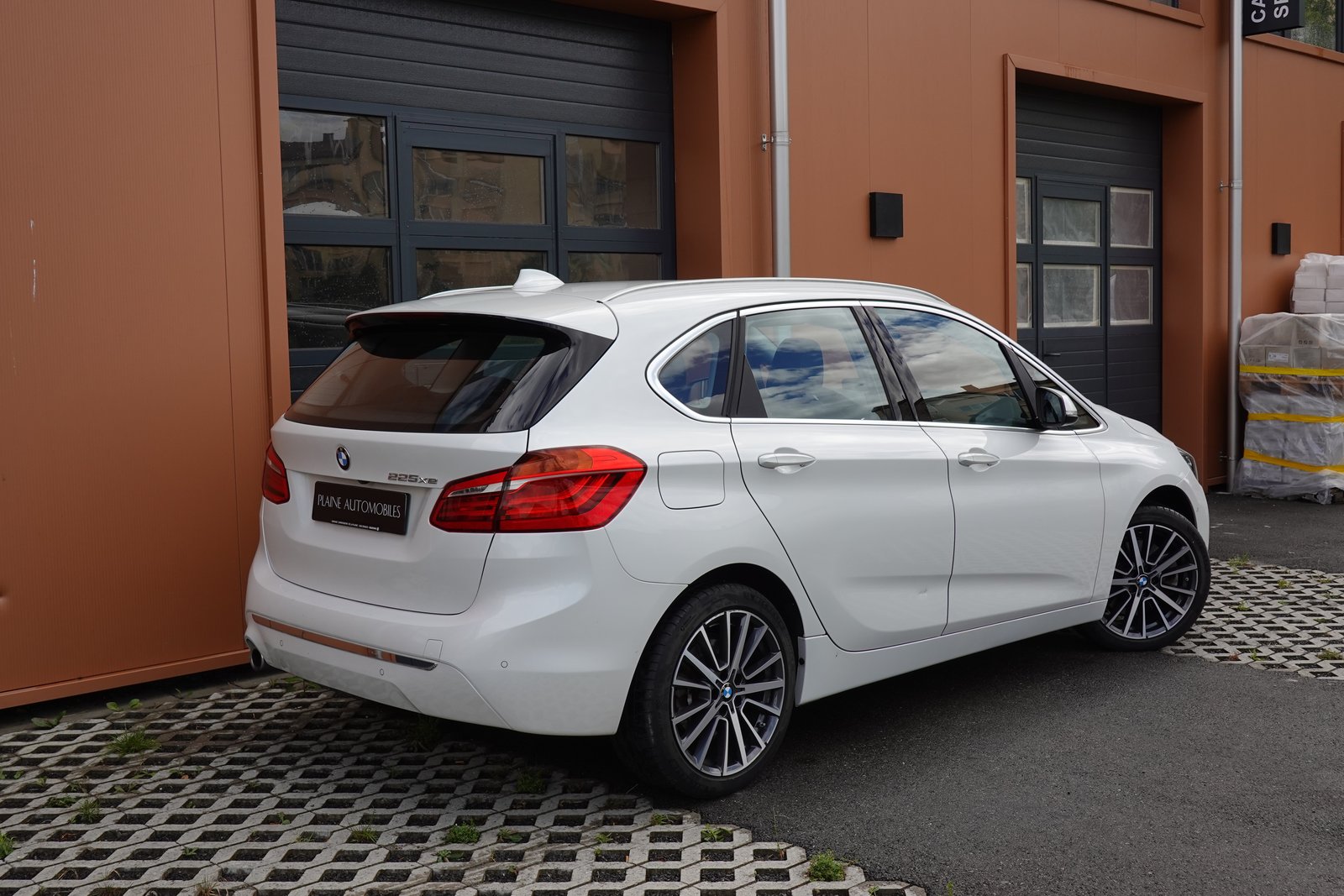 BMW 225xe iPerformance Active Tourer * Véhicule CH * Camé, Plug-in-Hybrid Petrol/Electric, Second hand / Used, Automatic - 6