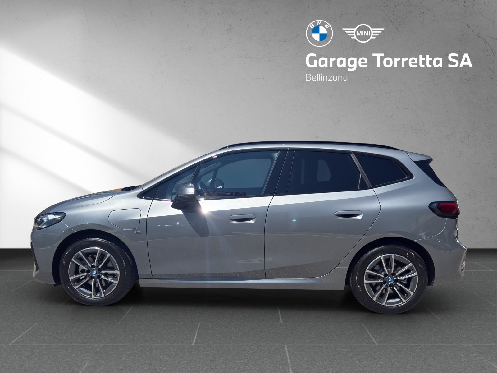 BMW 225e Active Tourer M Sport, Plug-in-Hybrid Benzin/Elektro, Occasion / Gebraucht, Automatik - 2