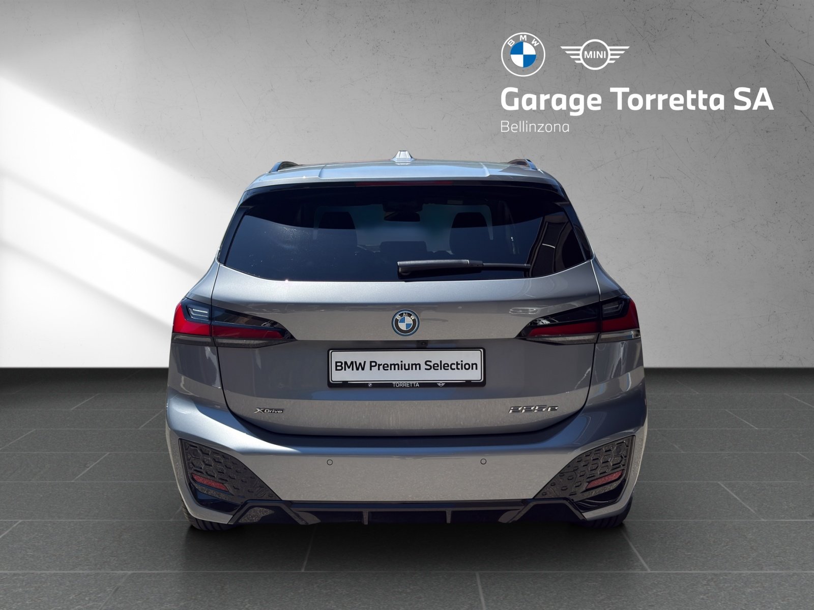 BMW 225e Active Tourer M Sport, Plug-in-Hybrid Benzin/Elektro, Occasion / Gebraucht, Automatik - 4