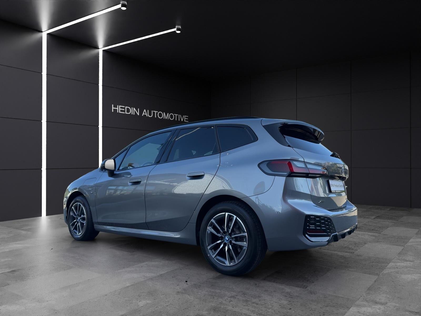 BMW 225e xDrive Active Tourer, Plug-in-Hybrid Benzin/Elektro, Occasion / Gebraucht, Automatik - 4