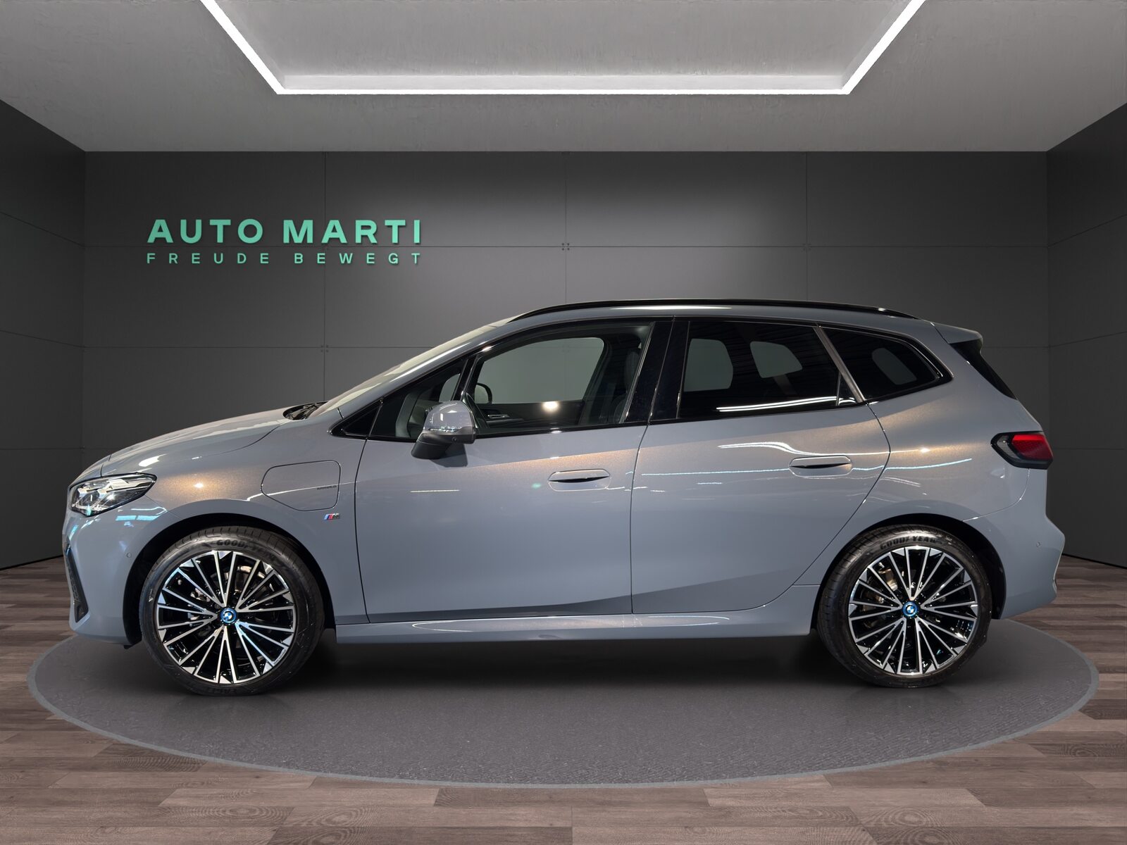 BMW 225e xDrive Active Tourer M Sport, Plug-in-Hybrid Petrol/Electric, Second hand / Used, Automatic - 3