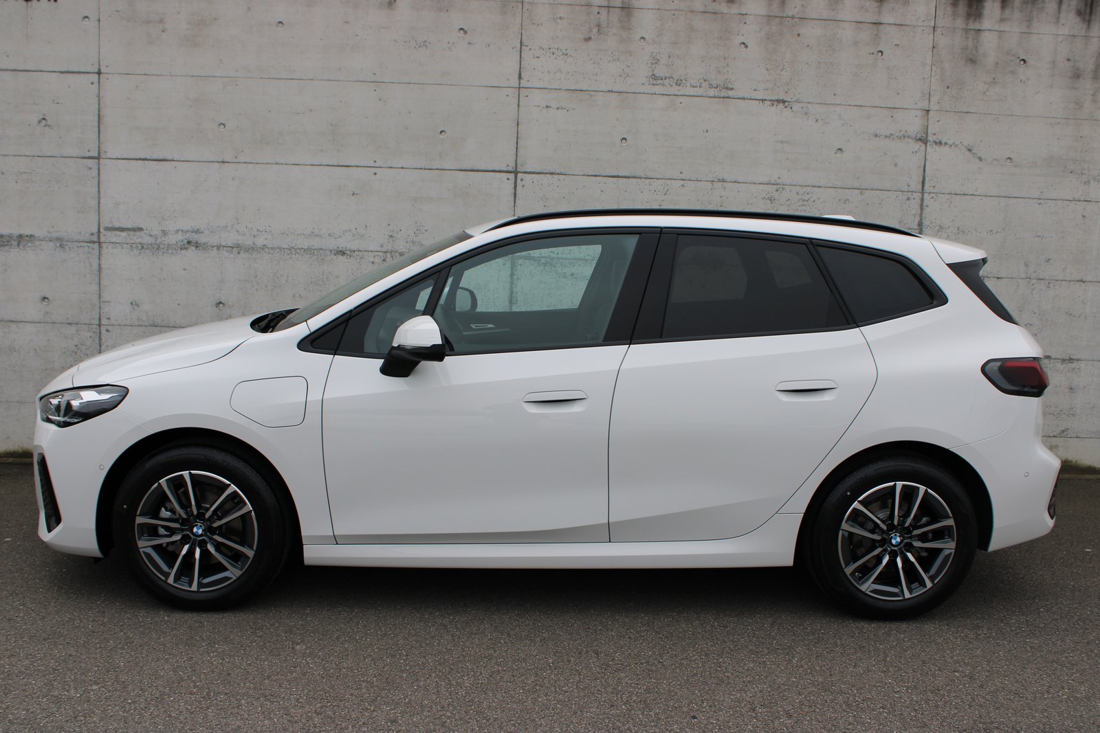 BMW 225e xDr. Act. T. M Sport, Plug-in-Hybrid Benzin/Elektro, Neuwagen, Automat - 3