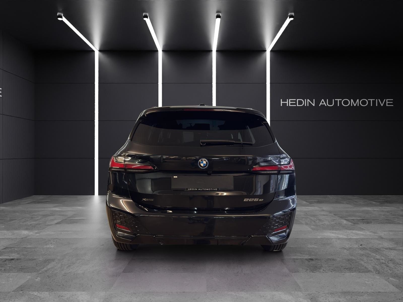 BMW 225e xDrive paddles Active Tourer, Plug-in-Hybrid Petrol/Electric, Second hand / Used, Automatic - 4