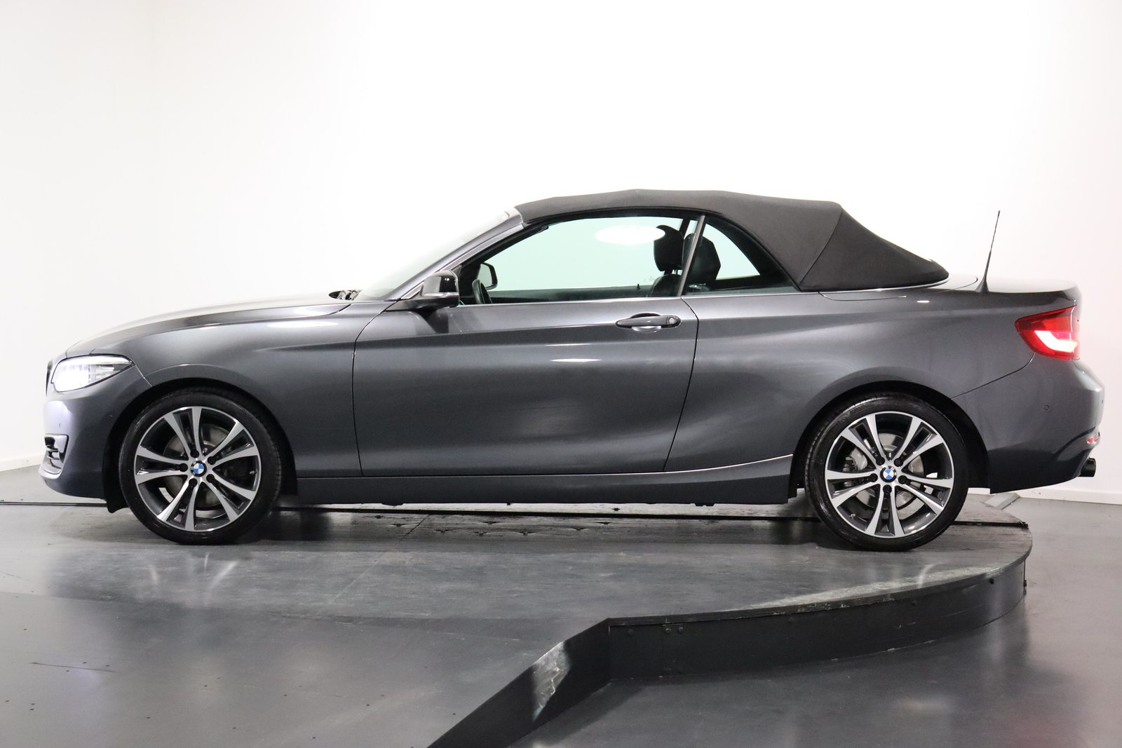BMW 230i SAG Cabrio, Benzin, Occasion / Gebraucht, Automatik - 3