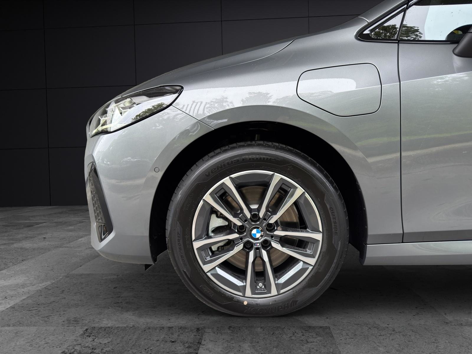 BMW 230e xDrive paddles Active Tourer, Plug-in-Hybrid Benzina/Elettrica, Auto nuove, Automatico - 5