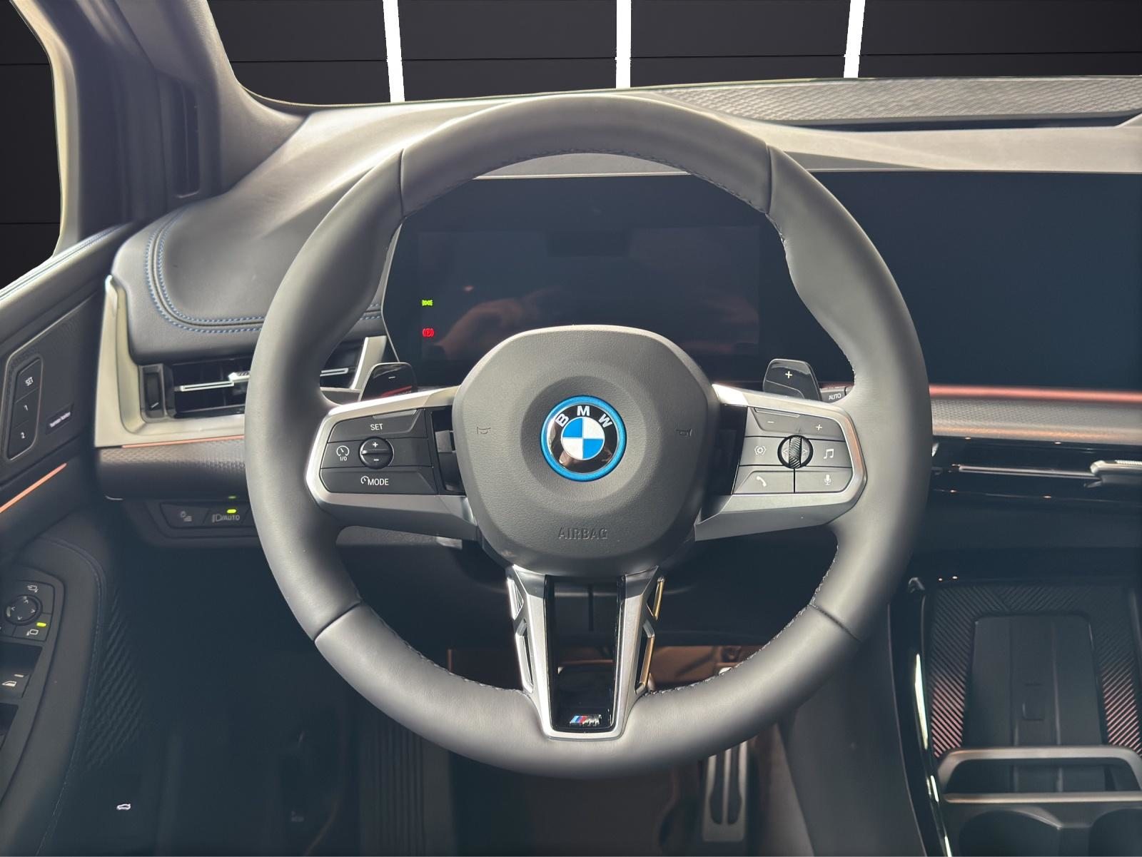 BMW 230e xDrive paddles Active Tourer, Plug-in-Hybrid Benzina/Elettrica, Auto nuove, Automatico - 6