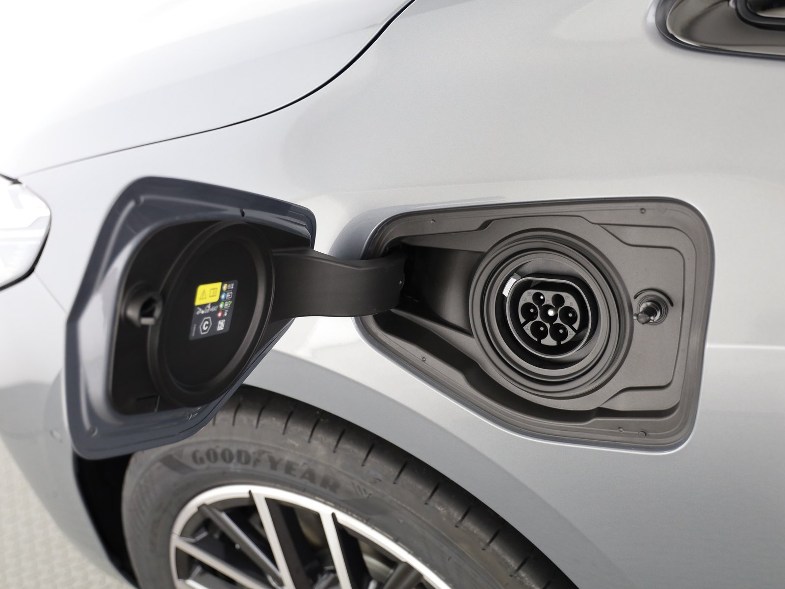 BMW 230e xDr. Act. T. M Sport, Plug-in-Hybrid Petrol/Electric, New car, Automatic - 7