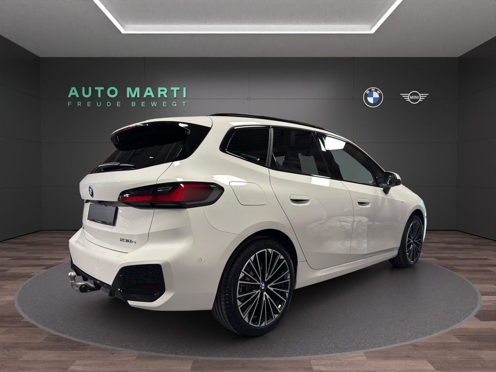 BMW 230e xDrive Active Tourer, Plug-in-Hybrid Petrol/Electric, New car, Automatic - 4