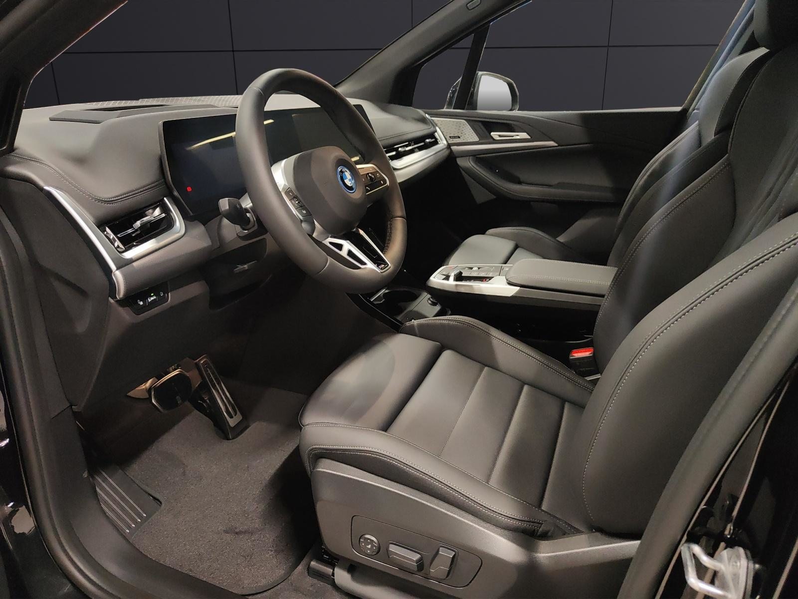 BMW 230e xDrive paddles Active Tourer, Plug-in-Hybrid Benzin/Elektro, Neuwagen, Automatik - 2