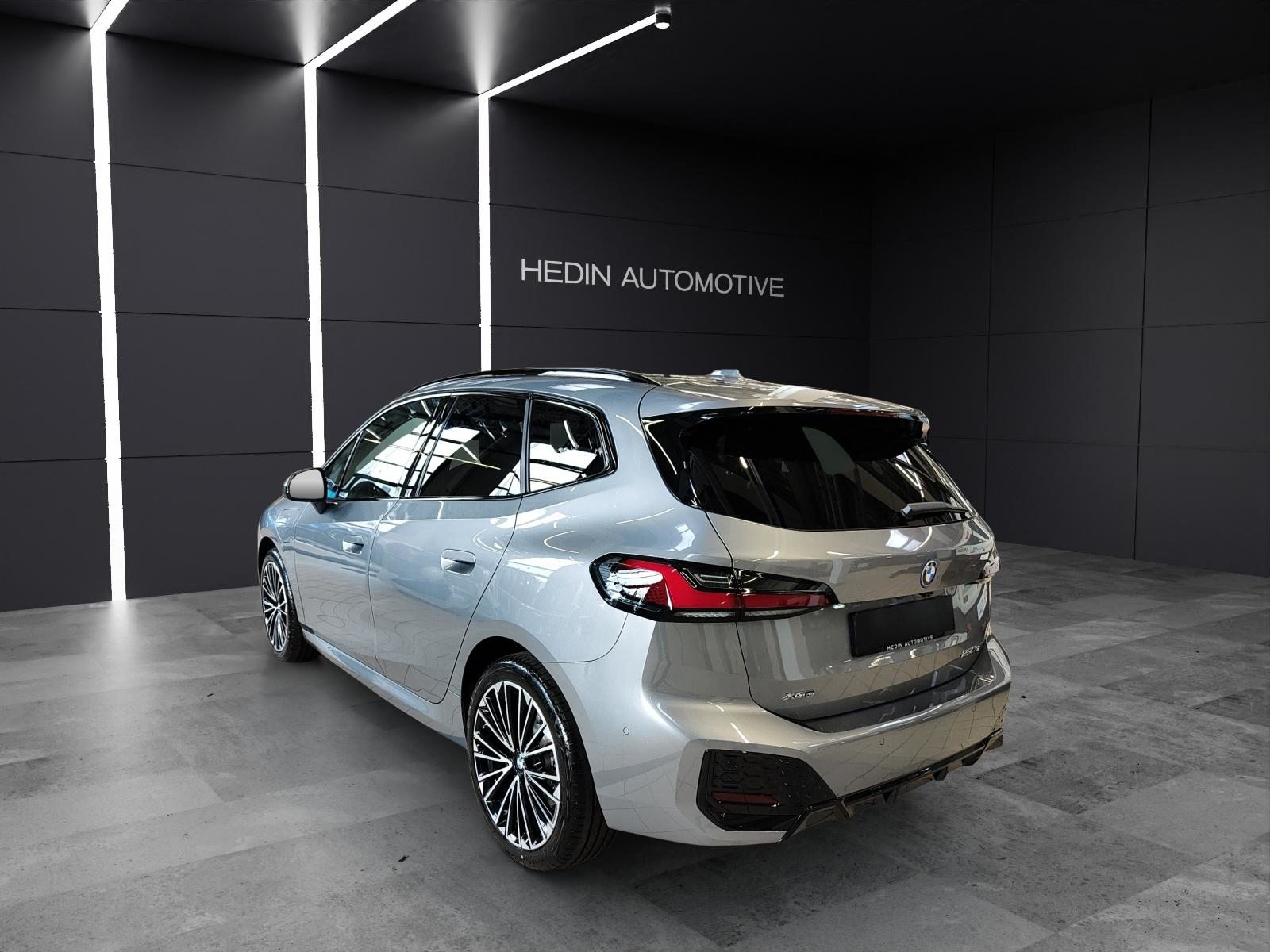 BMW 230e xDrive paddles Active Tourer, Hybride Rechargeable Essence/Électricité, Voiture nouvelle, Automatique - 3
