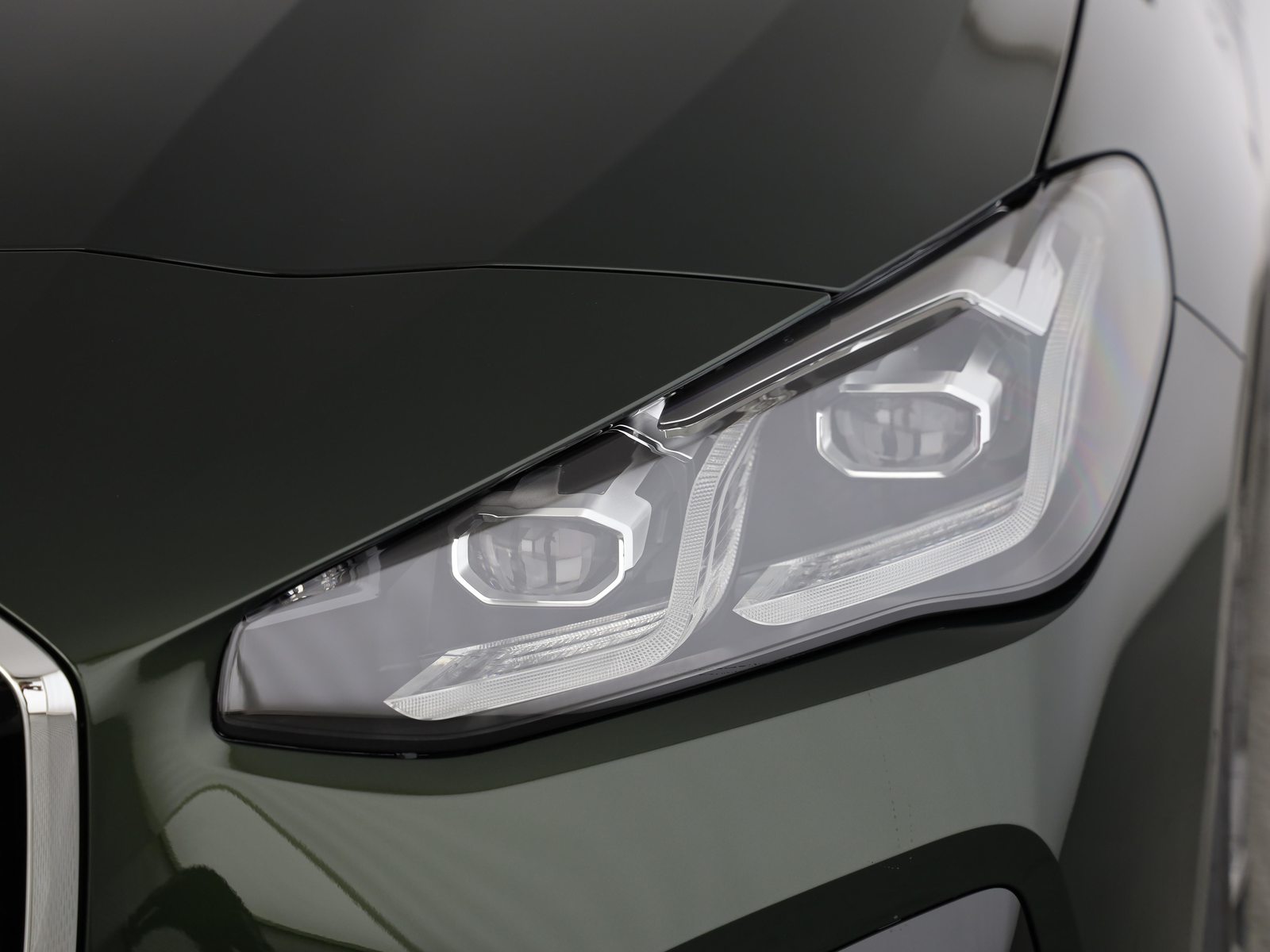 BMW 230e xDrive paddles Active Tourer, Plug-in-Hybrid Petrol/Electric, New car, Automatic - 6