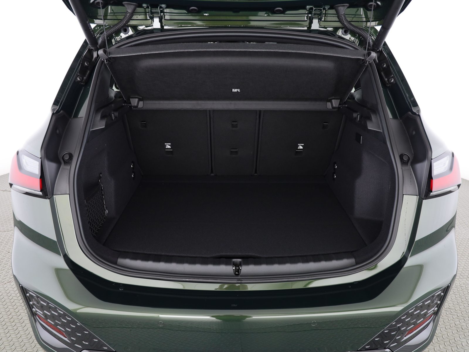 BMW 230e xDrive paddles Active Tourer, Plug-in-Hybrid Petrol/Electric, New car, Automatic - 7