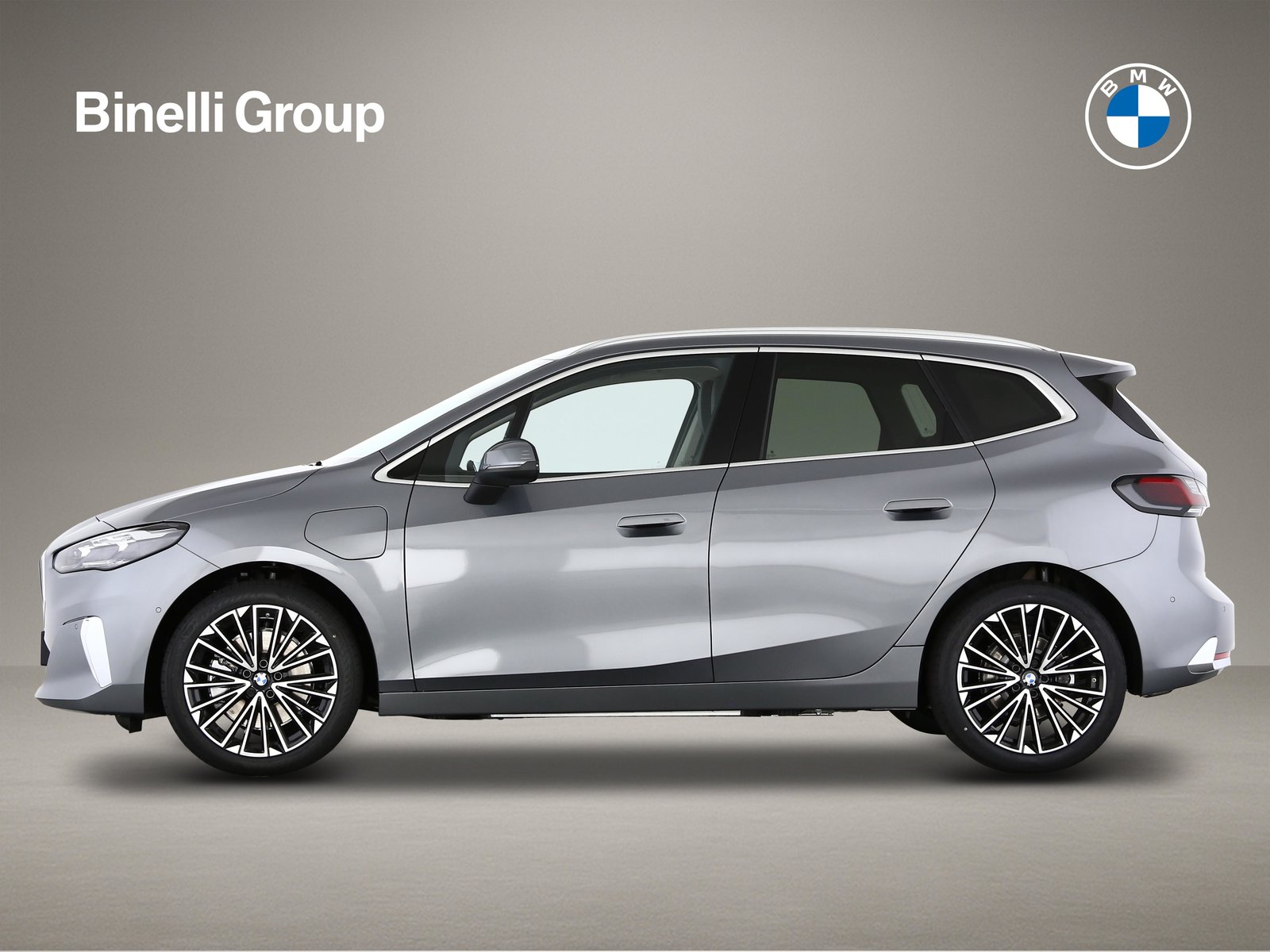 BMW 230e Active Tourer, Plug-in-Hybrid Benzina/Elettrica, Auto nuove, Automatico - 2